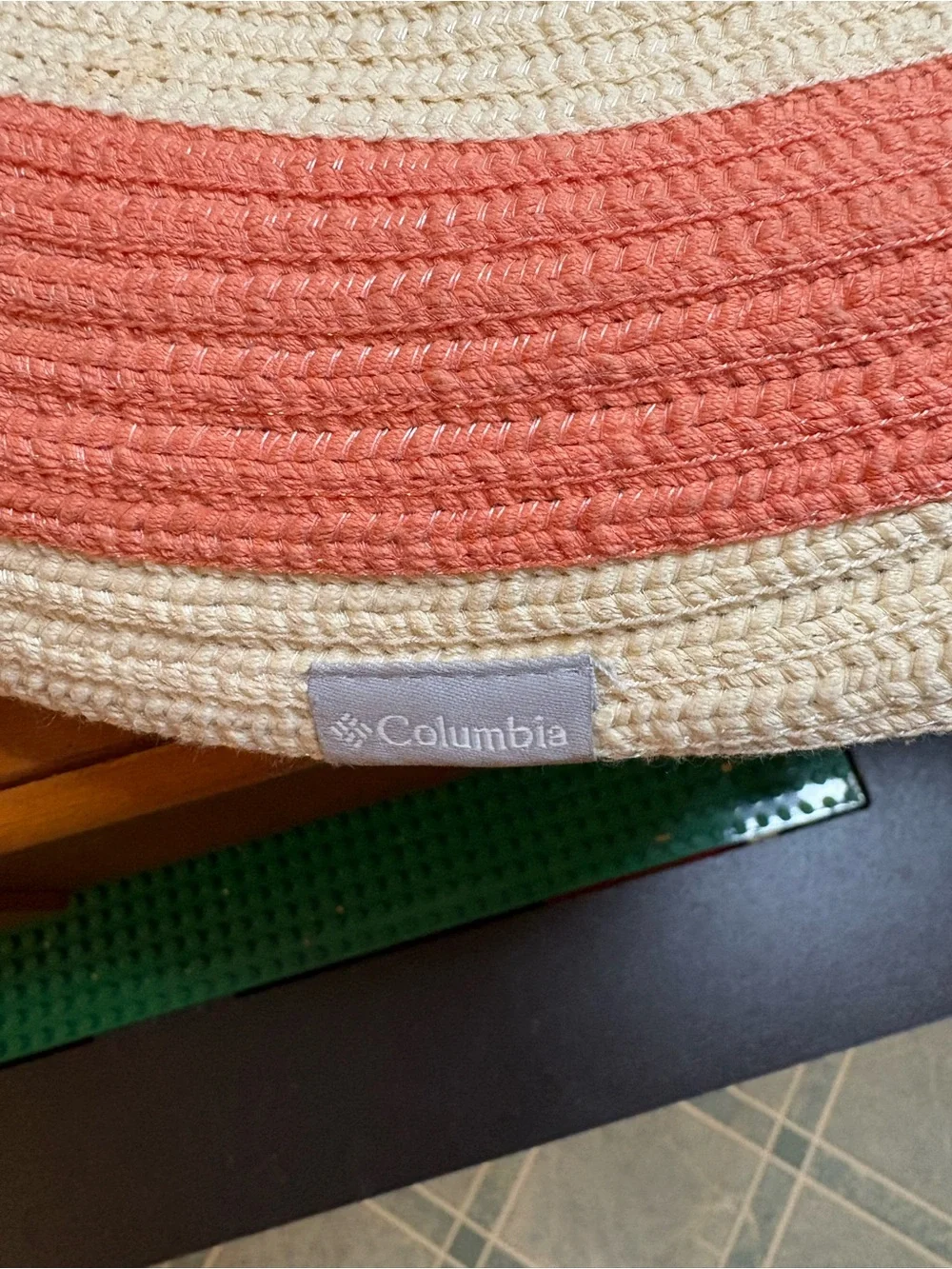 Columbia wide brimmed sun hat, orange and off white